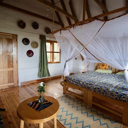 Hyena Hill Lodge Sanga Buitenkant foto